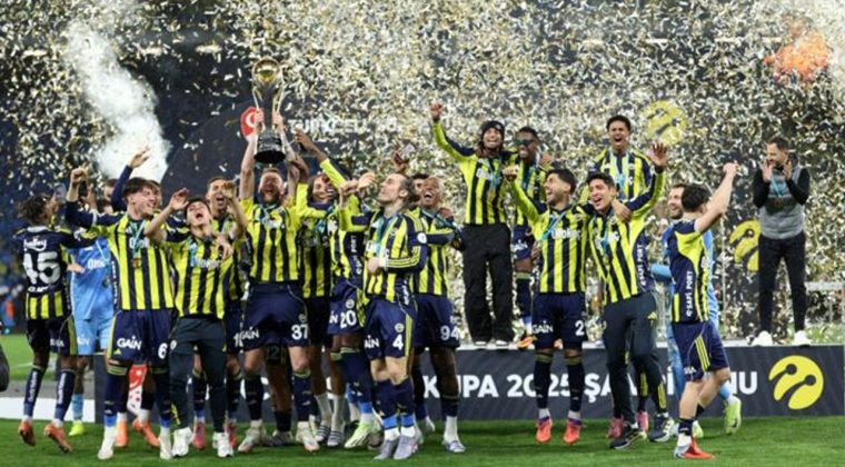 Fenerbah&ccedil;e'nin UEFA Kadrosu A&ccedil;ıklandı!