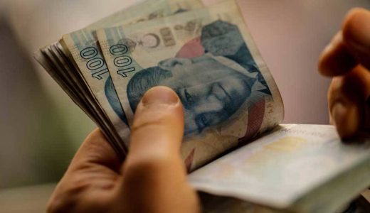 Ge&ccedil;im Krizi Derinleşiyor: Memur Yoksulluk Sınırı 100 Bin TL'yi Aştı