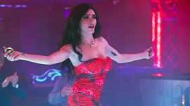 Hazar Erg&uuml;&ccedil;l&uuml;: Rezil Olma Korkusunu Sahnede Aştım