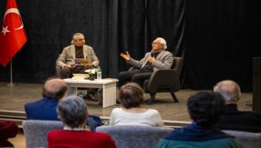 Hidayet Karakuş Bornova&rsquo;da Y&uuml;rekleri Aydınlattı