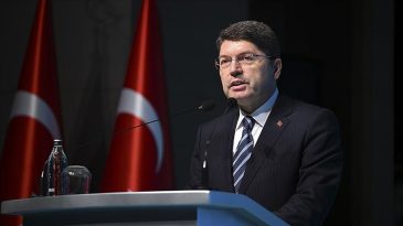 Hukuk Eğitimi Yeniden D&uuml;zenleniyor: Hedef Nitelik &Uuml;zerine!