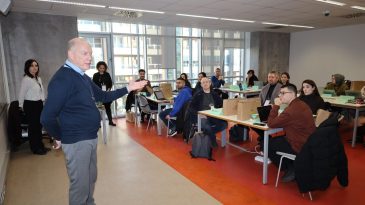 İE&Uuml;&rsquo;de Yapay Zek&acirc; Destekli Dil Eğitimi