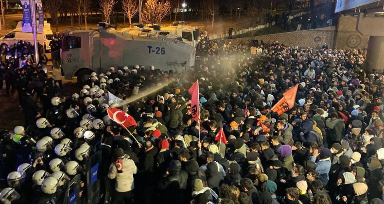 IMF raporunda 19 Mart vurgusu: G&uuml;ven kaybının etkileri s&uuml;r&uuml;yor!