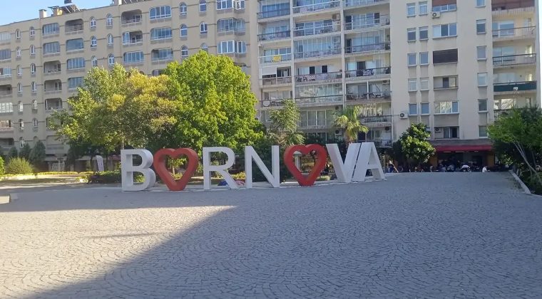 İzmir Bornova'da İcradan Satılık İş Yeri