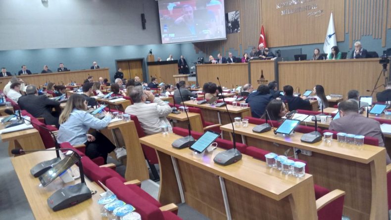 İzmir B&uuml;y&uuml;kşehir Belediyesi&rsquo;nden 2 Milyar TL'lik Kredi Hamlesi