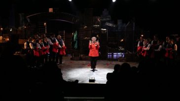 İzmir Şehir Tiyatroları&rsquo;ndan Muhteşem Pr&ouml;miyer