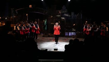 İzmir Şehir Tiyatroları&rsquo;ndan Muhteşem Pr&ouml;miyer