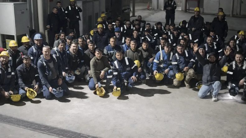 İzmir'deki Polyak Madencilik'te İşçilerin Direnişi Devam Ediyor: Sendikadan Çince Çağrı