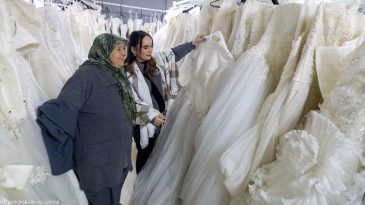 İzmir&rsquo;de Evlilik Hayali Kurmak İsteyenlere &Uuml;cretsiz Gelinlik ve Damatlık Desteği