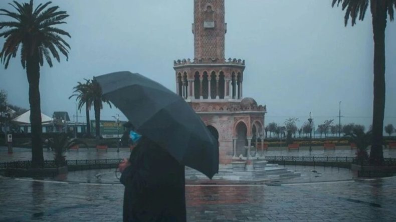 İzmir&rsquo;de Şiddetli Yağış ve Lodos Fırtınası Uyarısı: Valilikten &Ouml;nlem &Ccedil;ağrısı
