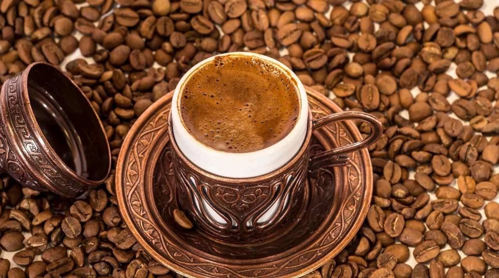 Bol Köpüklü Türk Kahvesi