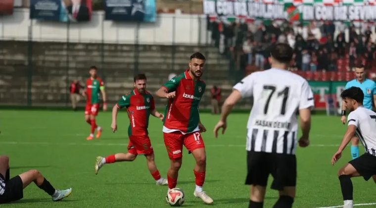 Karşıyaka Deplasmanda Nazilli'yi 10-0 Yenerek Fark Yarattı!