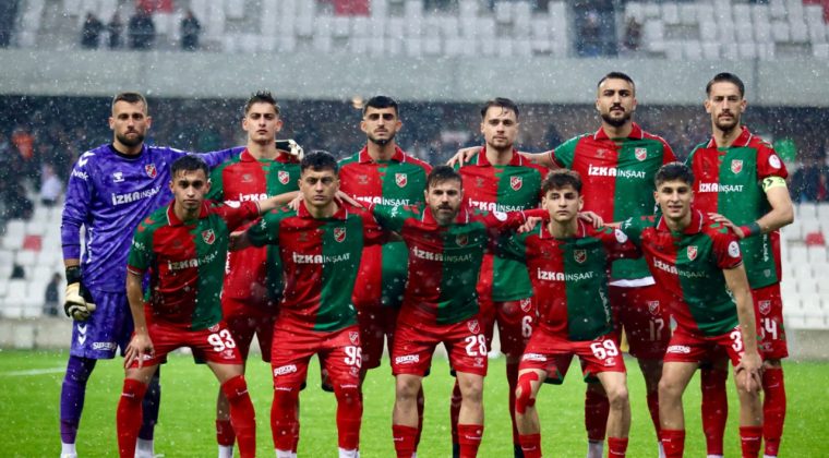 Karşıyaka, İzmir &Ccedil;oruhlu'yu 3-1 Yenerek Zafere İmza Attı!