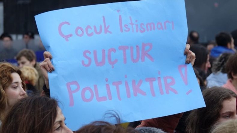 Kocaeli'de 24 &Ouml;ğrenciye Y&ouml;nelik Taciz Soruşturması: &Ouml;ğretmen Tutuklandı