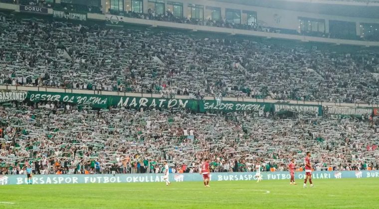 Menemen Taraftarından Bursaspor&rsquo;a Trib&uuml;n Jestİ!