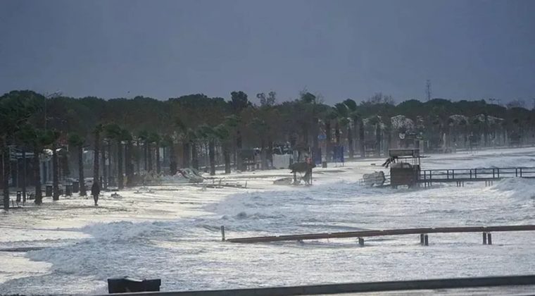 Meteoroloji'den &Ouml;nemli Uyarı: Ege Denizi'nde Fırtına Geliyor