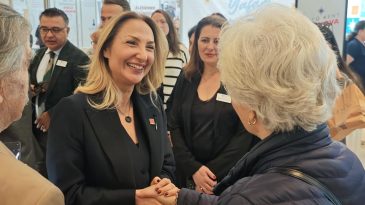 Nazlıaka İzmir&rsquo;deki fuarda konuştu: Yaşlı bakımında insan onuru &ouml;nceliğimiz