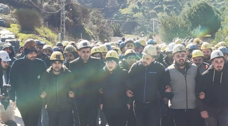 Polyak İş&ccedil;ilerine Tehdit: Y&uuml;r&uuml;y&uuml;ş Yaparsanız İşyerini Kapatırım