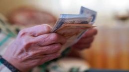 Yeni Yol Grubu'ndan emekliye zam hamlesi: İkramiyeler 17 bin liraya &ccedil;ıkarılsın