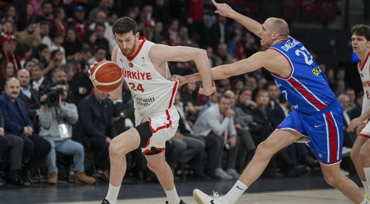 12 Dev Adam 4'te 4 yaptı: Sırbistan'ı yenerek ikinci turu garantiledi