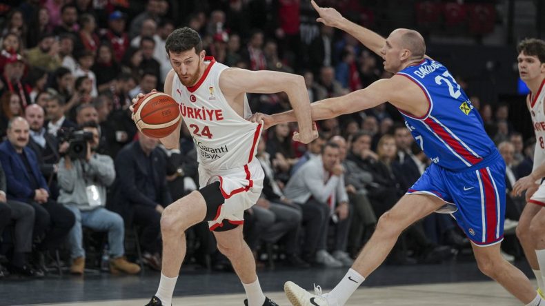 12 Dev Adam 4'te 4 yaptı: Sırbistan'ı yenerek ikinci turu garantiledi