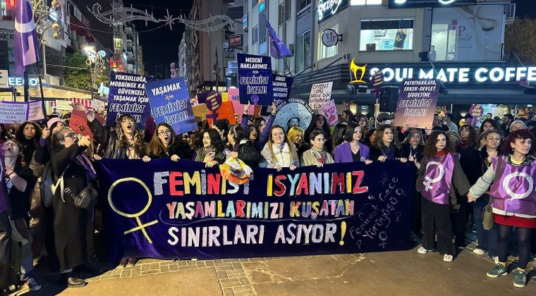 8 Mart polemiğine CHP&rsquo;li Bayar&rsquo;dan yanıt: Kadınların barış&ccedil;ıl eyleminde ne sakınca var?