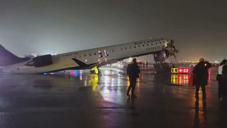 ABD'de havaalanında facia: U&ccedil;akla itfaiye aracı &ccedil;arpıştı!