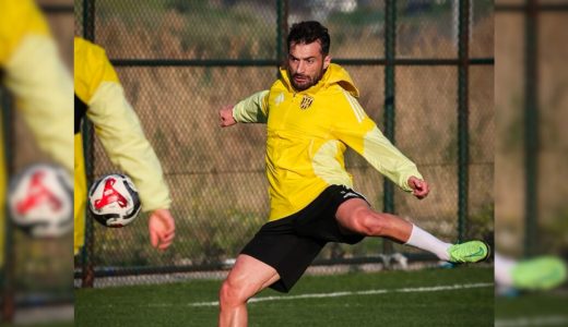 Aliağa evinde ağırladığı Arnavutk&ouml;y'&uuml; 3-0 yendi