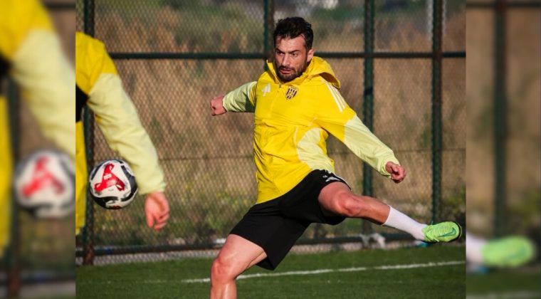 Aliağa evinde ağırladığı Arnavutk&ouml;y'&uuml; 3-0 yendi