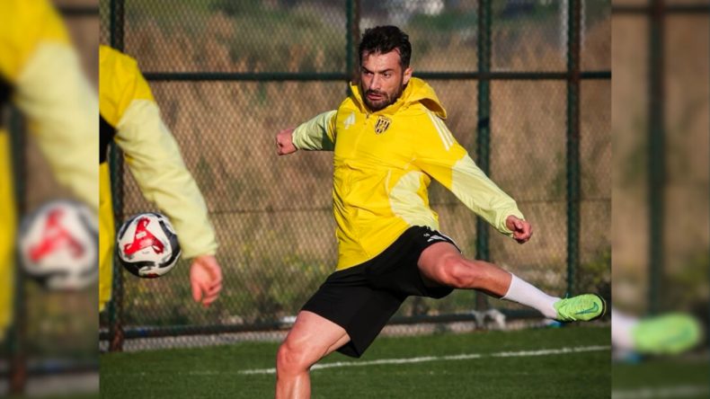 Aliağa evinde ağırladığı Arnavutk&ouml;y'&uuml; 3-0 yendi