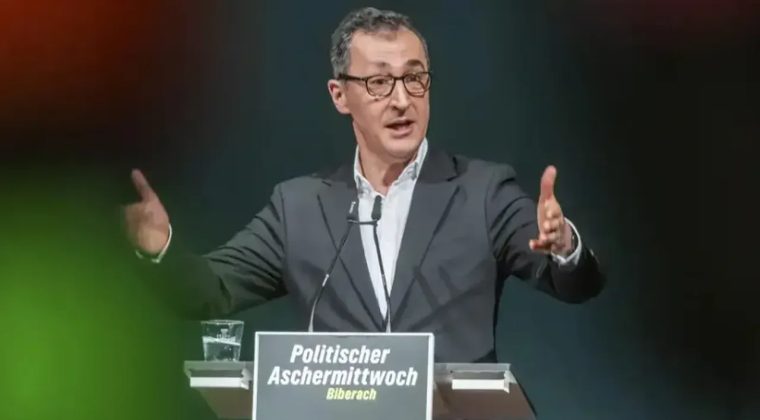 Almanya&rsquo;da Cem &Ouml;zdemir r&uuml;zg&acirc;rı: Eyalet se&ccedil;imlerini Yeşiller kazandı!