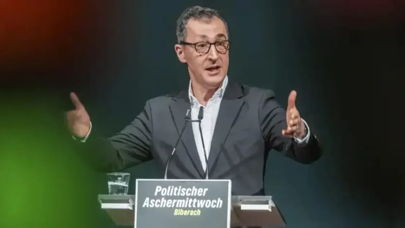 Almanya&rsquo;da Cem &Ouml;zdemir r&uuml;zg&acirc;rı: Eyalet se&ccedil;imlerini Yeşiller kazandı!