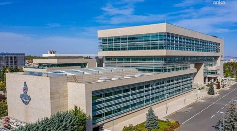 AYM'den sahte g&ouml;z ameliyatı kararı: Tutuklanan iki doktora tazminat