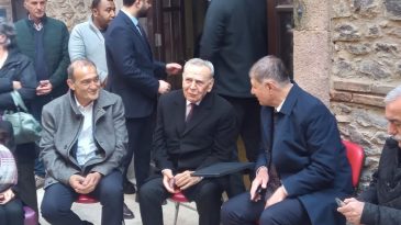 Aziz Kocaoğlu da Meslek Fabrikası direnişinde: Bu yanlıştan d&ouml;n&uuml;n