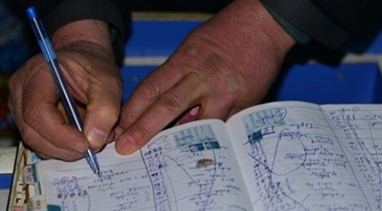 Bir zamanların geleneği tarih oluyor: İzmir&rsquo;de veresiye kapatan hayırsever &ccedil;ıkmadı!