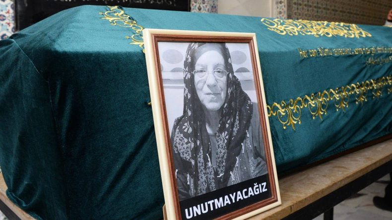 CHP Buca İlçe Başkanı Suat Bulut'un annesi Yaşar Bulut yaşamını yitirdi