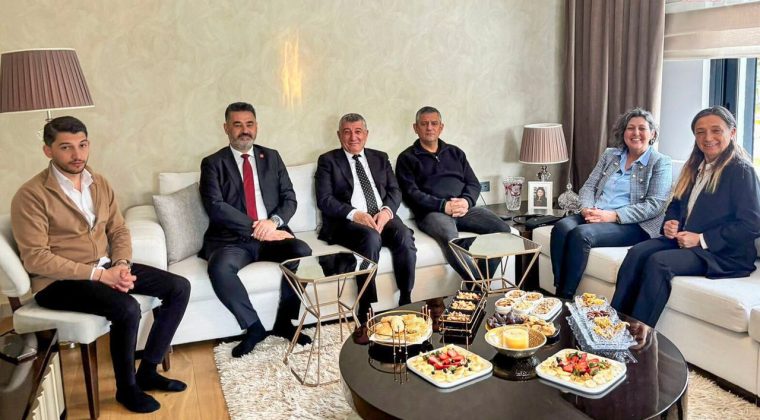 CHP Genel Başkanı &Ouml;zg&uuml;r &Ouml;zel'den İzmir'de bayram ve taziye ziyareti…