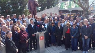 CHP İzmir&rsquo;den Menderes&rsquo;teki saldırıya tepki: Bu olay toplumda oluşan b&uuml;y&uuml;k psikolojik sorunların bir yansımasıdır!