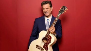 Chris Isaak İzmir'de konser verecek!