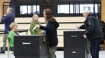 Danimarka se&ccedil;ime gidiyor: G&uuml;ndem Gr&ouml;nland!