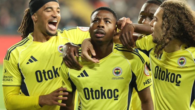 Fenerbah&ccedil;e Gaziantep deplasmanından galibiyetle d&ouml;nd&uuml;