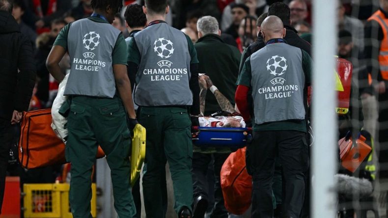 Galatasaray&rsquo;dan UEFA&rsquo;ya tazminat hamlesi