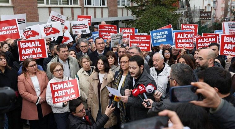 Gazeteciler, İsmail Arı ve Alican Uludağ i&ccedil;in bir araya geldi