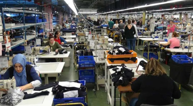 Her 10 kadından 4'&uuml; geniş tanımlı işsiz, kayıtsız istihdam artıyor