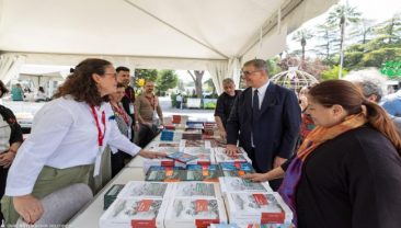 İZKİTAP kapılarını a&ccedil;ıyor: İzmir 10 g&uuml;n kitapla buluşacak!