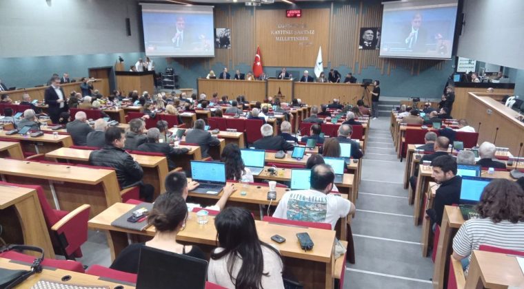 İzmir B&uuml;y&uuml;kşehir Meclisi&rsquo;nde Berkin Elvan anıldı