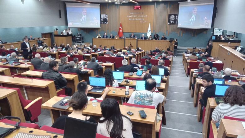 İzmir B&uuml;y&uuml;kşehir Meclisi&rsquo;nde Berkin Elvan anıldı