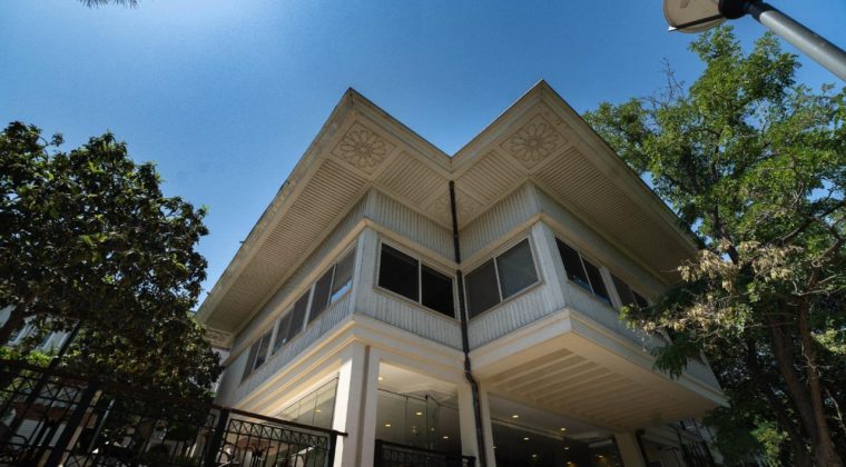 İzmir B&uuml;y&uuml;kşehir Meclisi&rsquo;nde şato &ouml;nergesi komisyona g&ouml;nderildi