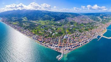 İzmir G&uuml;zelbah&ccedil;e'de icradan satılık havuzlu villa