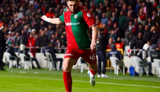 İzmir'de dev derbi: Karşıyaka Altay'ı 3-1 mağlup etti